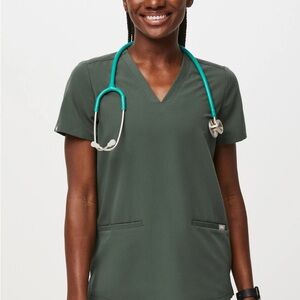 Women's Figs Casma Three-Pocket Scrub Top